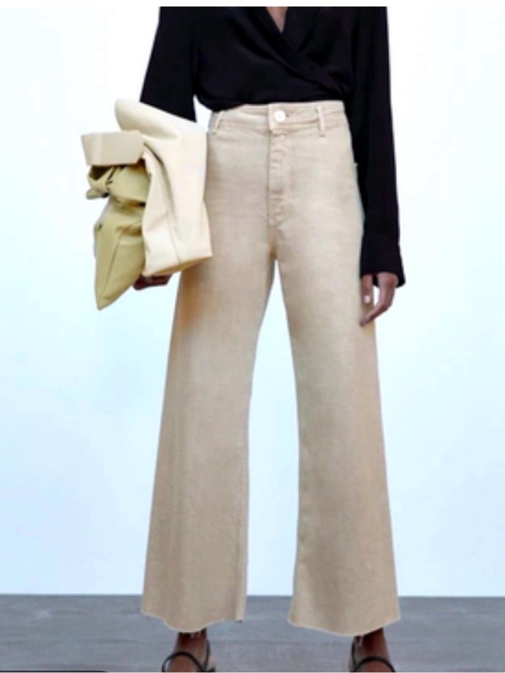 Zara - The Marine Jeans Cream Wide-Leg High Rise Crop with Raw Hem
